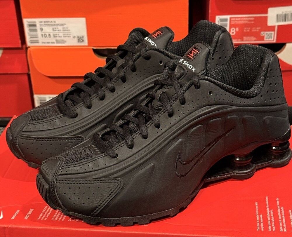 Authentic Nike Shox R4 Black Max Orange AR3565-004 Womens 6.5 Sneakers (099)